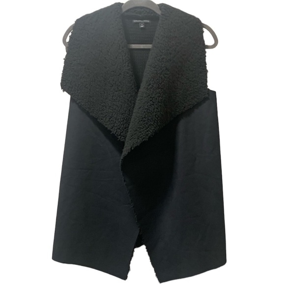Signature Studio Jackets & Blazers - Signature Studio Size Small Black Fuzzy Sweater Vest